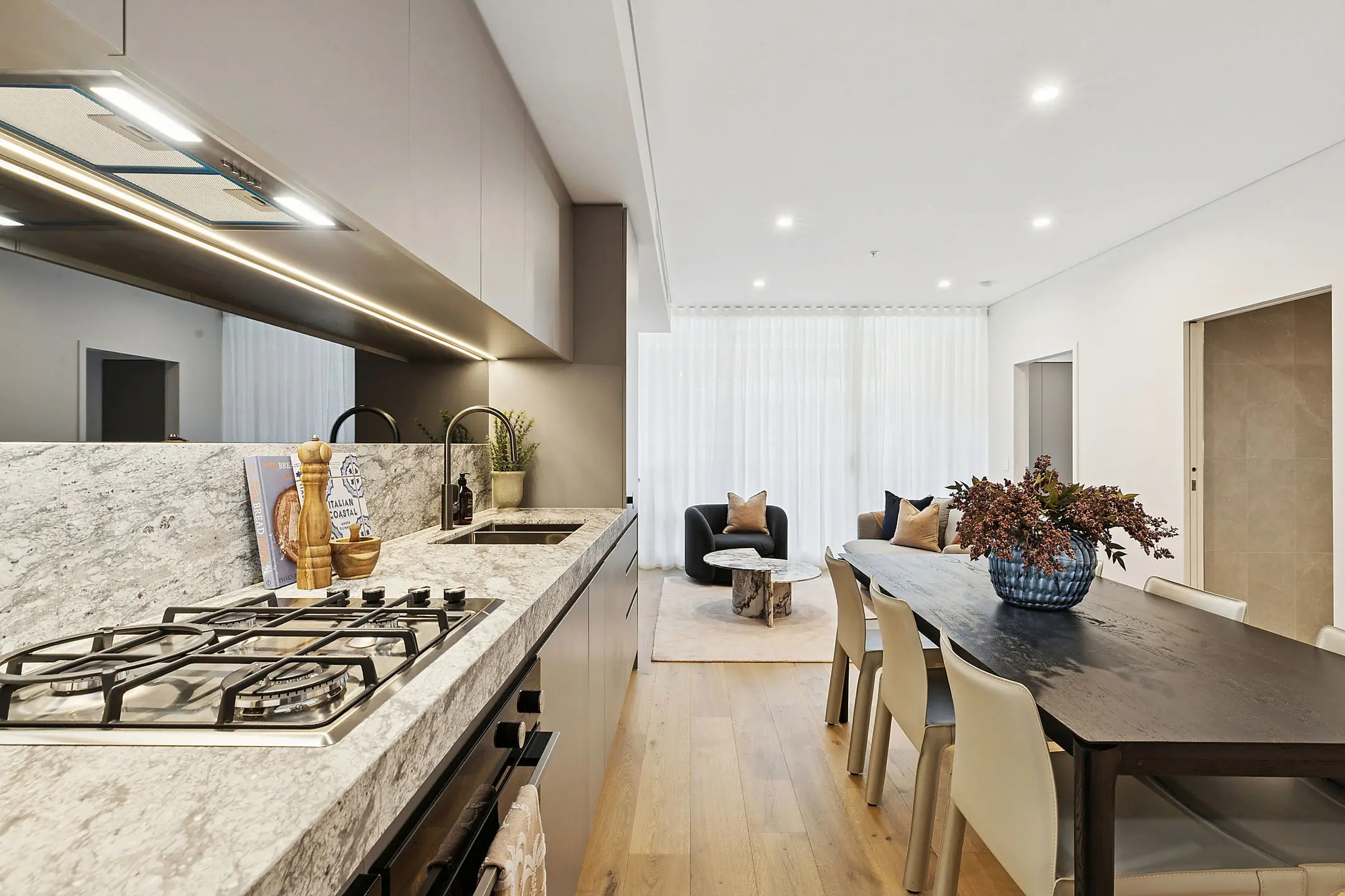 ashbury-terraces-room-kitchen-01