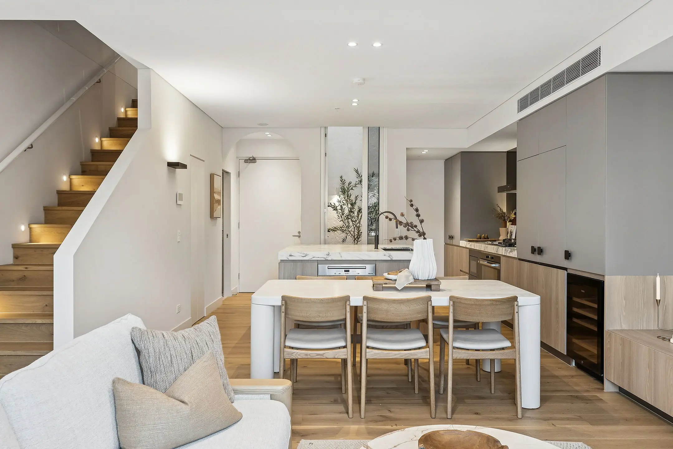 ashbury-terraces-room-terrace-photo-dining-room-1-