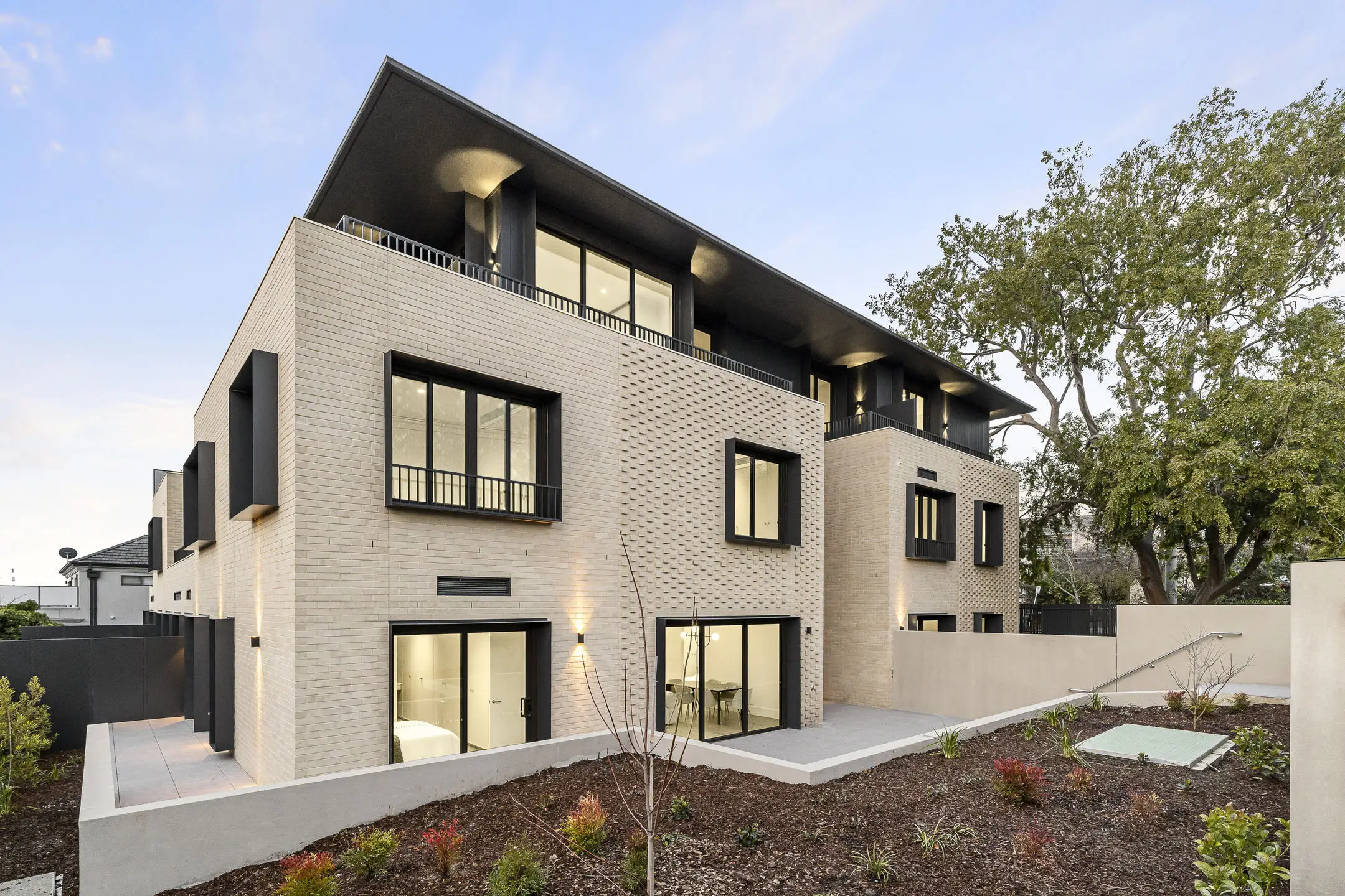 mwpr_562618_2_fortuna_avenue_balwyn_north013_optimized