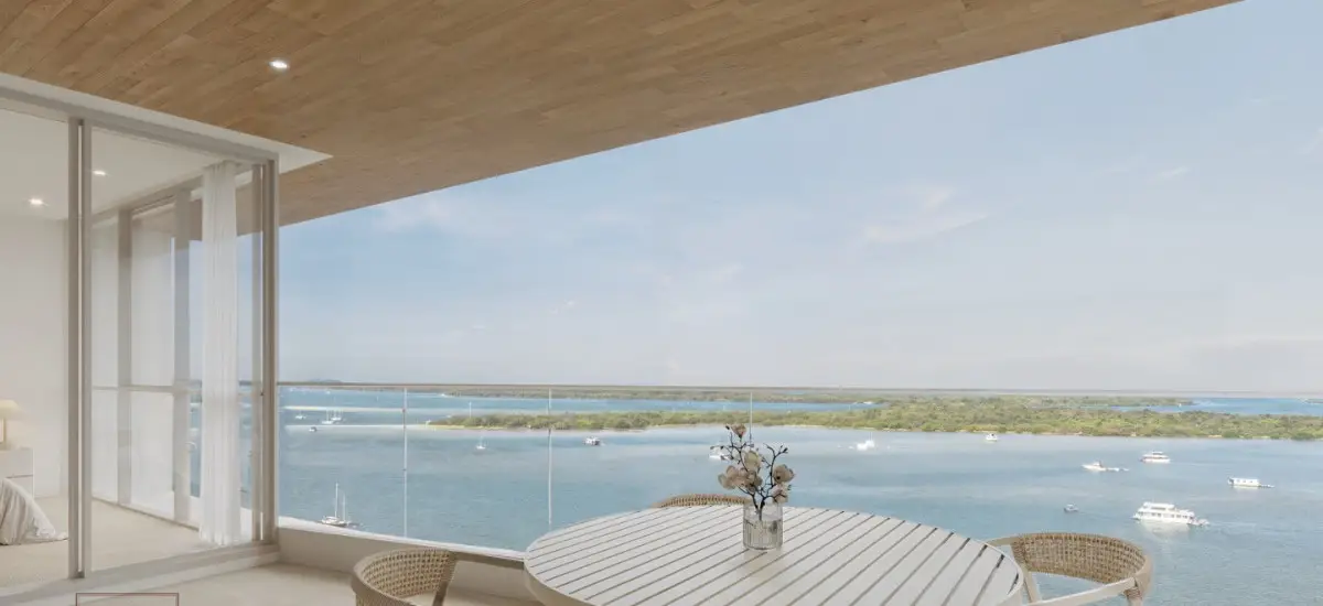 balcony-view-reflection-on-the-broadwater-by-niecon_compressed
