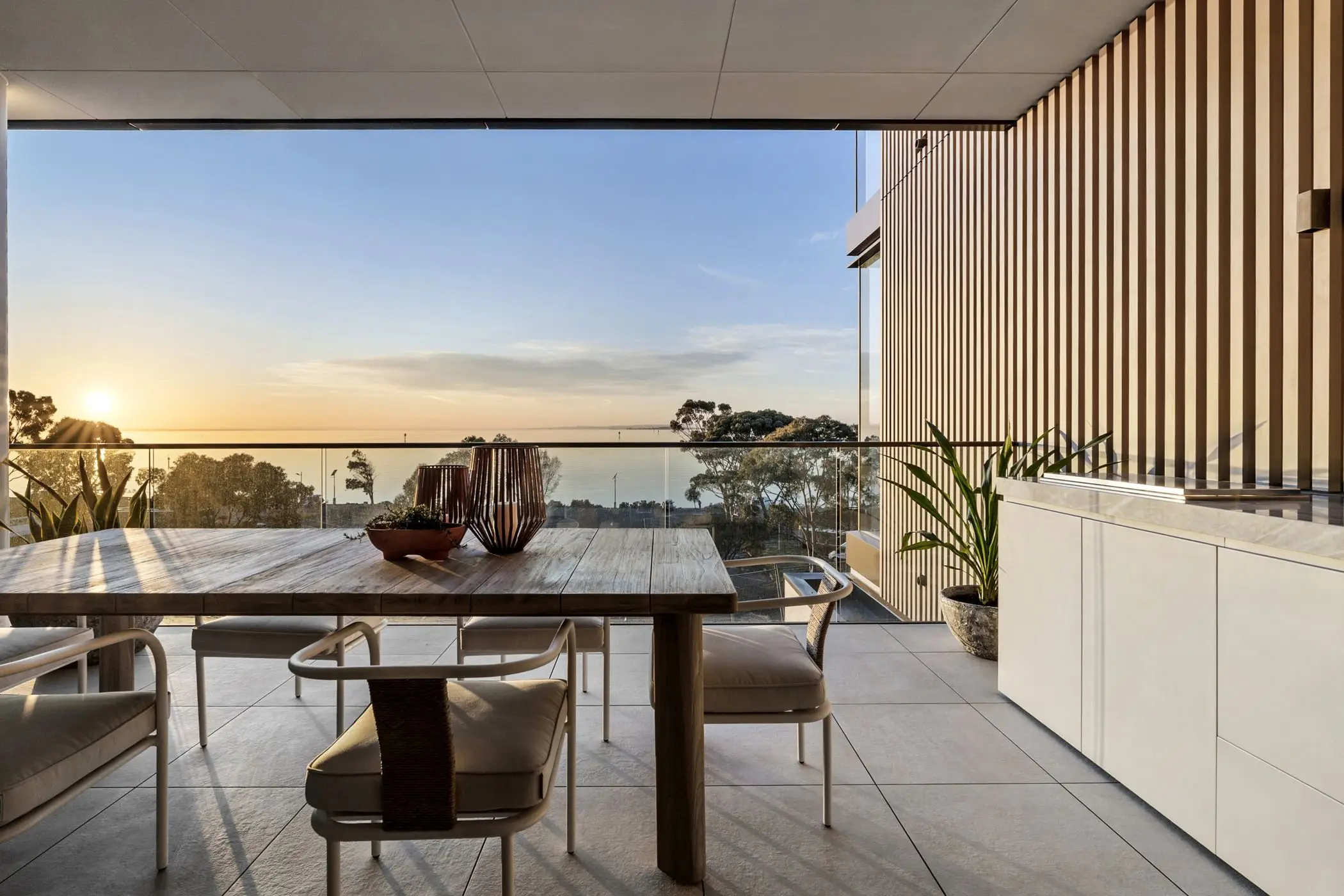 web_1754663326214_bwrm-02_compressed