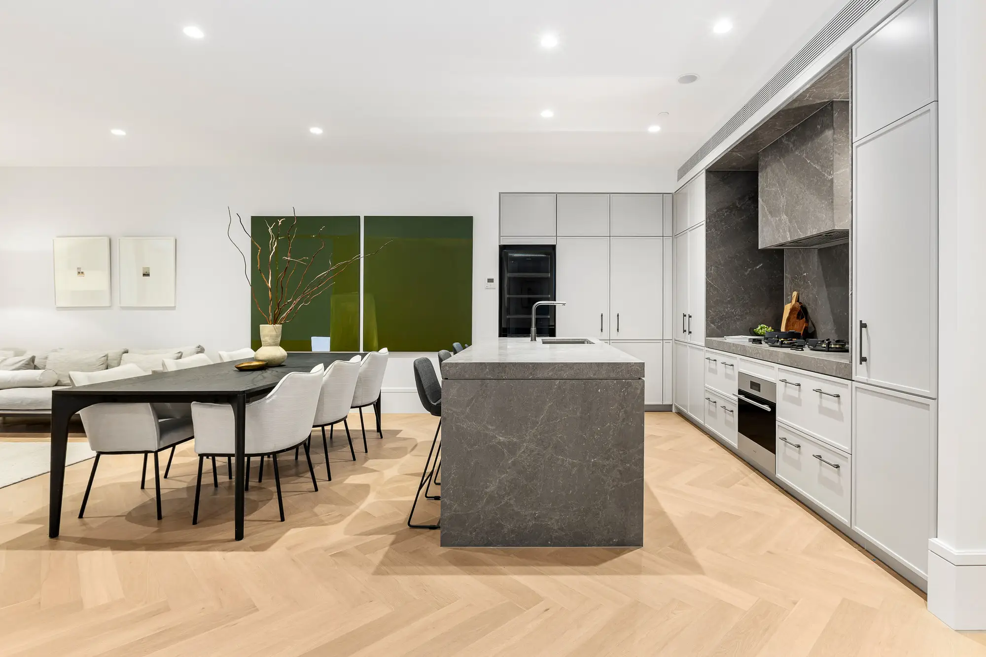542322_380_albert_street_019